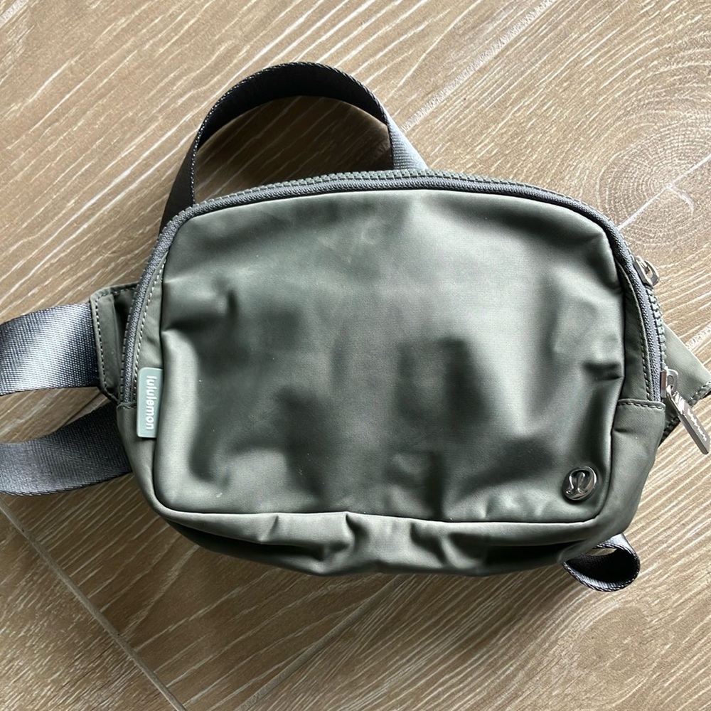 Lulu lemon bag
